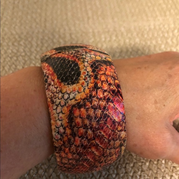 PAIR. of BANGLES - Picture 5 of 5